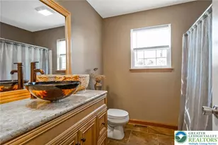 631 Bishops Pl, Lehigh Township, PA 18067 - Photo 32