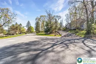 631 Bishops Pl, Lehigh Township, PA 18067 - Photo 6