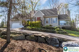 631 Bishops Pl, Lehigh Township, PA 18067 - Photo 4
