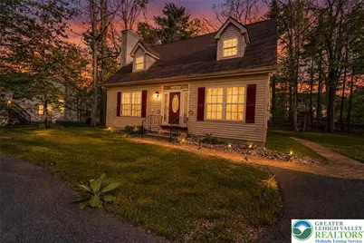 276 Spicebush Drive, Stroud Twp, PA 18301 - Photo 2