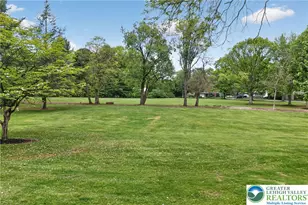 1189 Bluestone Dr, Hanover Twp, PA 18017 - Photo 6