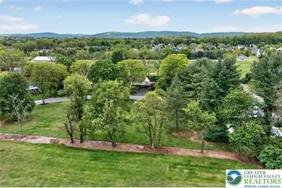 1189 Bluestone Drive, Hanover Twp, PA 18017 - Photo 4