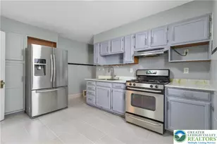2028 Washington Blvd, Wilson Boro, PA 18042 - Photo 12