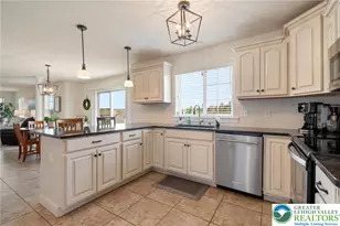208 E Dell Rd, Bushkill Twp, PA 18014 - Photo 10