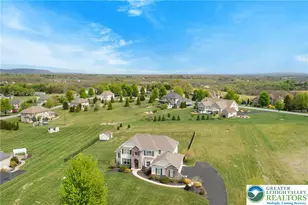 208 E Dell Rd, Bushkill Twp, PA 18014 - Photo 2