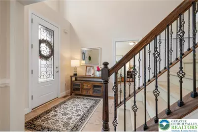 208 E Dell Road, Bushkill Twp, PA 18014 - Photo 4