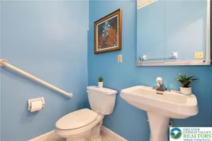 2504 Rolling Green Dr, Lower Macungie Township, PA 18062 - Photo 18