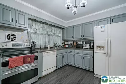 2627 Nottingham Road, Bethlehem City, PA 18017 - Photo 12