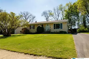 4882 Pine Grove Cir, Lower Macungie Township, PA 18106 - Photo 2