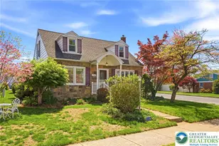 1704 Lincoln St, Bethlehem City, PA 18017 - Photo 2