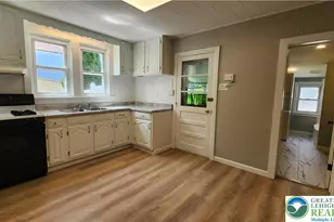 324 Walnut St, Catasauqua Boro, PA 18032 - Photo 8