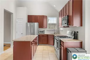 9701 Viceroy Ln, Upper Macungie Township, PA 18031 - Photo 6