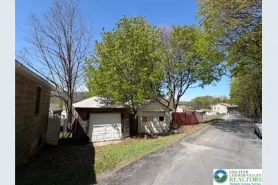 619 E Abbott Street, Lansford Boro, PA 18232 - Photo 2