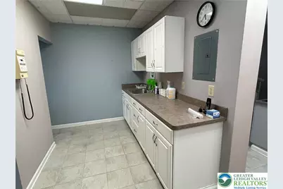 701 Union Boulevard, Bethlehem City, PA 18018 - Photo 2