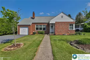 14 Spruce St, Emmaus Boro, PA 18049 - Photo 2