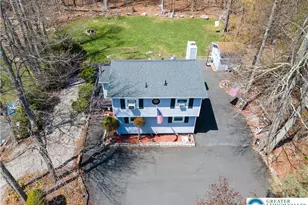 945 Country Pl Dr, Coolbaugh Twp, PA 18466 - Photo 2