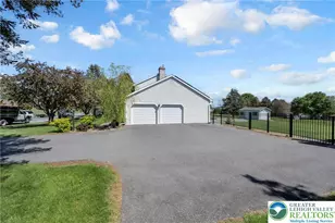 315 Hillview Dr, Lower Nazareth Twp, PA 18064 - Photo 4