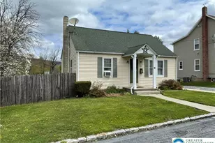 38 W 3rd St, Wind Gap Boro, PA 18091 - Photo 4