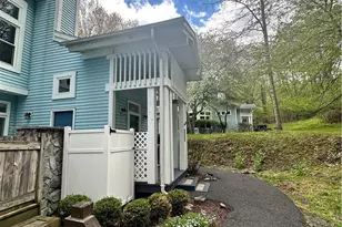 216 Abbington Dr, Middle Smithfield, PA 18302 - Photo 4