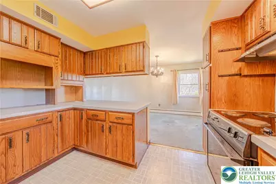 3552 Lord Byron Drive, Bethlehem City, PA 18017 - Photo 10