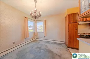 3552 Lord Byron Dr, Bethlehem City, PA 18017 - Photo 8