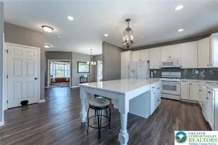 1034 Lisa Ln, Palmer Twp, PA 18045 - Photo 6