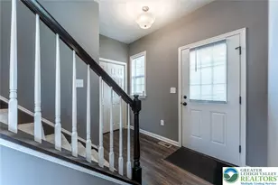 1034 Lisa Ln, Palmer Twp, PA 18045 - Photo 4