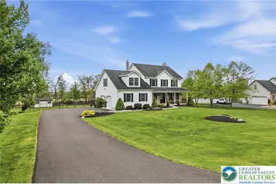 206 Cherry Court, Bushkill Twp, PA 18064 - Photo 2