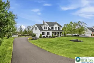 206 Cherry Ct, Bushkill Twp, PA 18064 - Photo 2