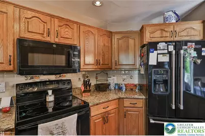 121 E Douglasville Road, Bushkill Twp, PA 18064 - Photo 16
