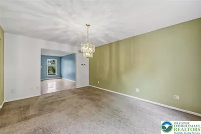 5507 Jaclyn Lane, Hanover Twp, PA 18017 - Photo 8