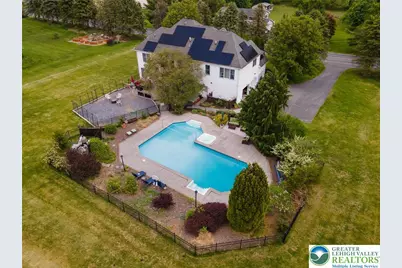 519 Rose Inn Avenue, Bushkill Twp, PA 18064 - Photo 4