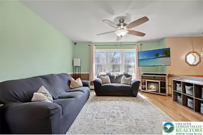 140 Woods Crossing, Chestnuthill Twp, PA 18353 - Photo 4