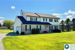 7033 Versailles Square, Bethlehem City, PA 18017 - Photo 4