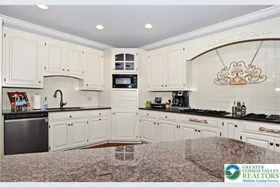 4450 Pond View Court, Bethlehem Township, PA 18020 - Photo 6