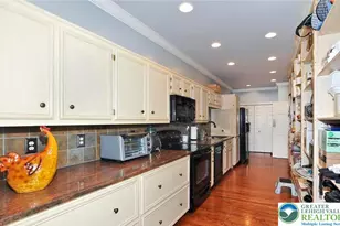 4450 Pond View Ct, Bethlehem Township, PA 18020 - Photo 8