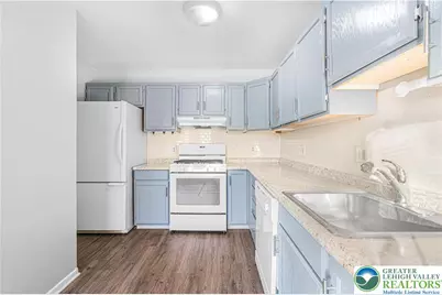 1547 Creekside Road #B4-2, Whitehall Township, PA 18052 - Photo 12