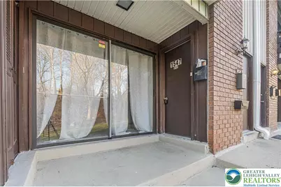 1547 Creekside Road #B4-2, Whitehall Township, PA 18052 - Photo 2