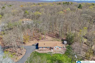 138 Darcy Dr, Chestnuthill Twp, PA 18353 - Photo 8
