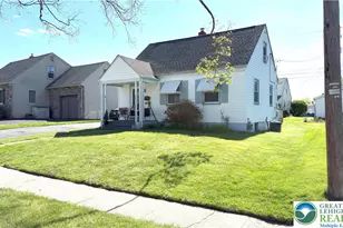462 Maple Rd, Hellertown Boro, PA 18055 - Photo 2