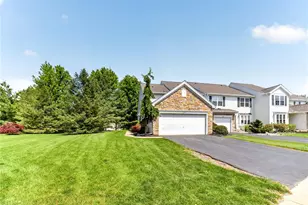 224 Park Ridge Dr, Forks Twp, PA 18040 - Photo 2