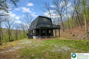 207 Bunsen Ct, Middle Smithfield, PA 18302 - Photo 1