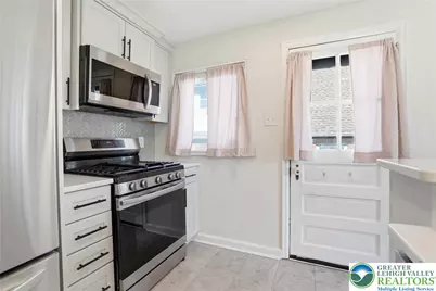 2351 W Greenleaf Street, Allentown City, PA 18104 - Photo 14