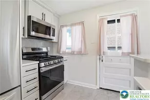 2351 W Greenleaf St, Allentown City, PA 18104 - Photo 14