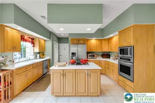 1860 Rosewood Dr, Hanover Twp, PA 18017 - Photo 8