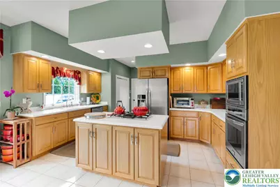 1860 Rosewood Drive, Hanover Twp, PA 18017 - Photo 10