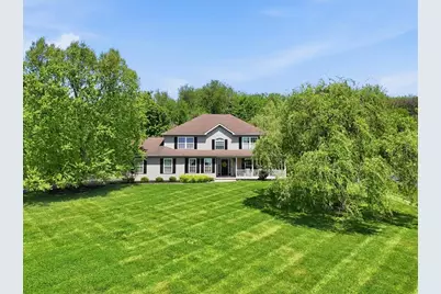 569 Deerfield Dr, Upper Nazareth, PA 18064 - Photo 2