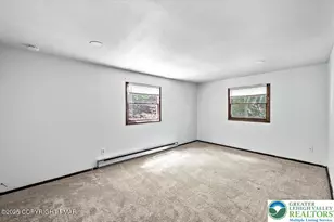 6061 Decker Rd, Bushkill, PA 18324 - Photo 12
