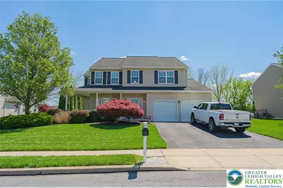 228 McNair Circle, Allen Township, PA 18067 - Photo 2