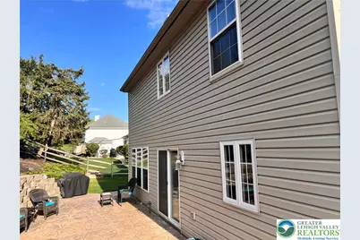 8355 Valley Grn, Upper Macungie Township, PA 18051 - Photo 6